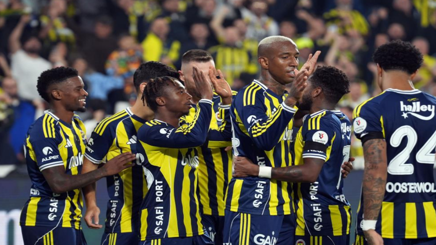 Puan farkını 1'e indirdi