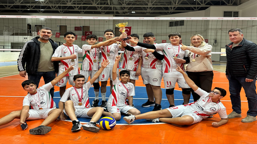 VOLEYBOLDA DİYARBAKIR'IN EN BÜYÜĞÜ OLDULAR 