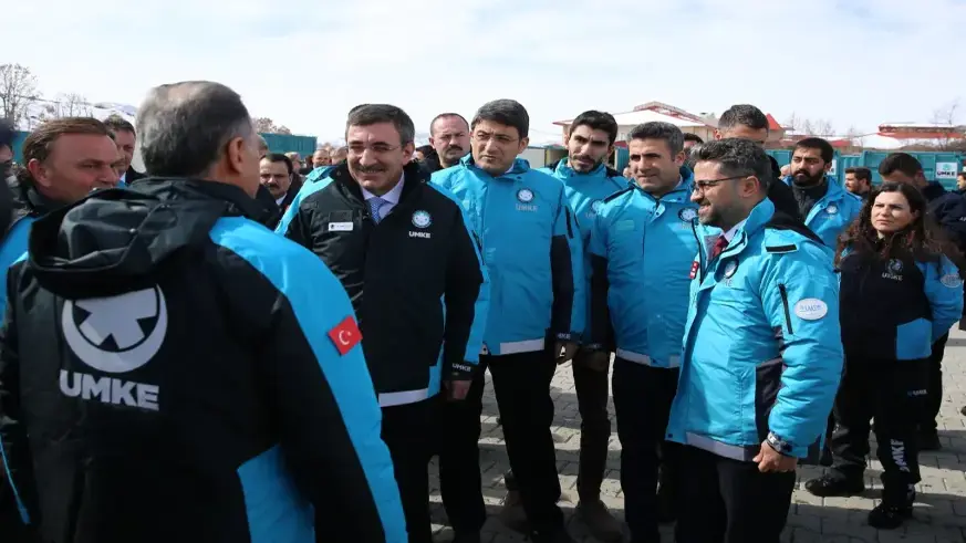 Cumhurbaşkanı Yardımcısı Yılmaz, Bingöl UMKE Operasyon ve Lojistik Merkezini ziyaret etti