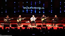Musa Eroğlu, İzmir'de konser verdi