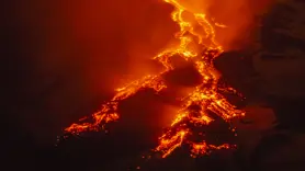 Etna Yanardağı'nda yeniden lav akışı meydana geldi