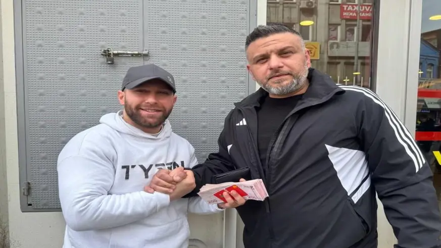 ATM'de bulduğu parayı sahibine teslim etti