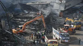 Pakistan’daki AVM yangını