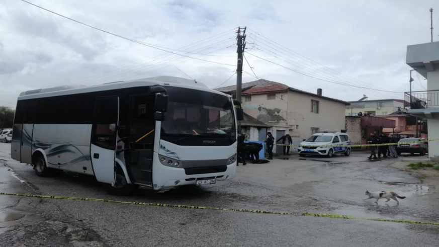 Boşanma aşamasındaki karısını sokak ortasında öldürdü