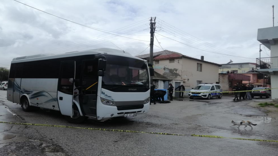 Boşanma aşamasındaki karısını sokak ortasında öldürdü