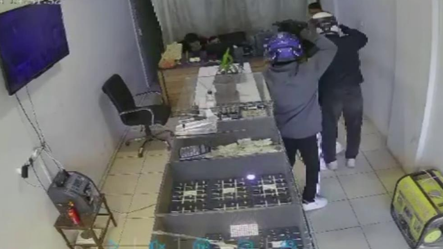 3 dakika içerisinde kuyumcuyu soygunu