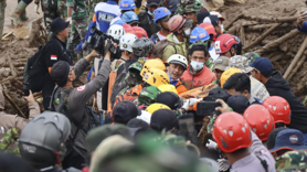 Endonezya’daki toprak kayması