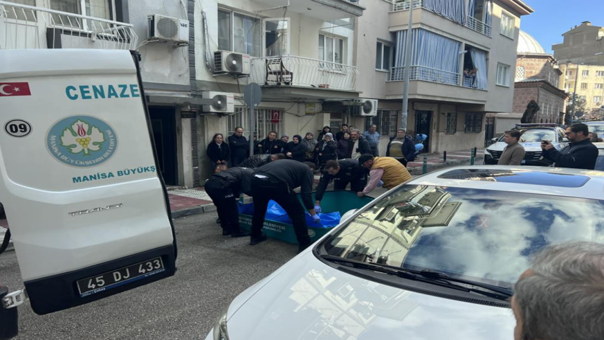 83 yaşındaki koca eşini uyurken öldürdü