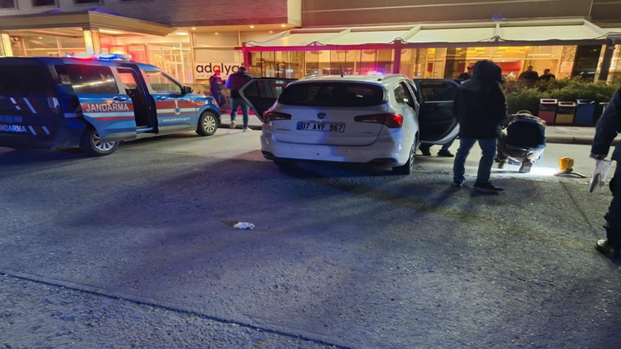 5 gündür park halinde olan otomobilden ceset çıktı