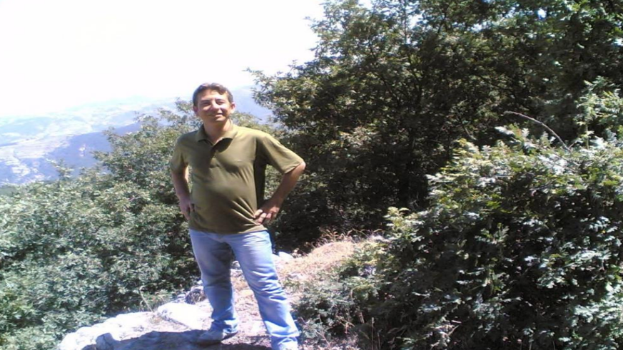 Halı sahada kalp krizi geçiren öğretmen hayatını kaybetti