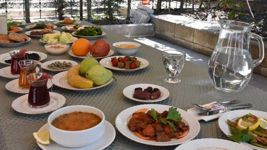 İftar menülerinde çeşitli bahanelerle  