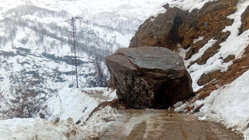 6 farklı noktada heyelan meydana geldi